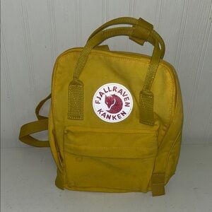 Kånken Fjallraven Kanken Yellow Backpack
